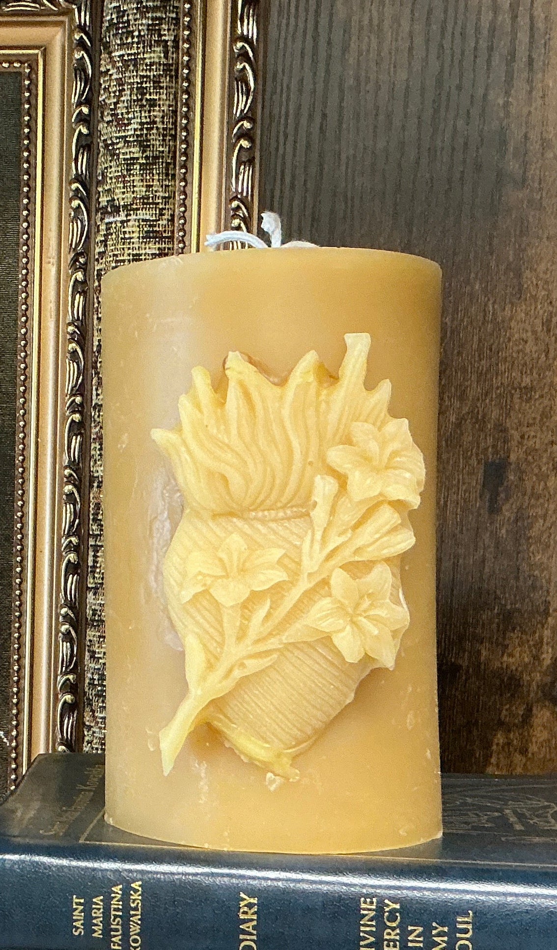 Beeswax Chaste Heart Candle