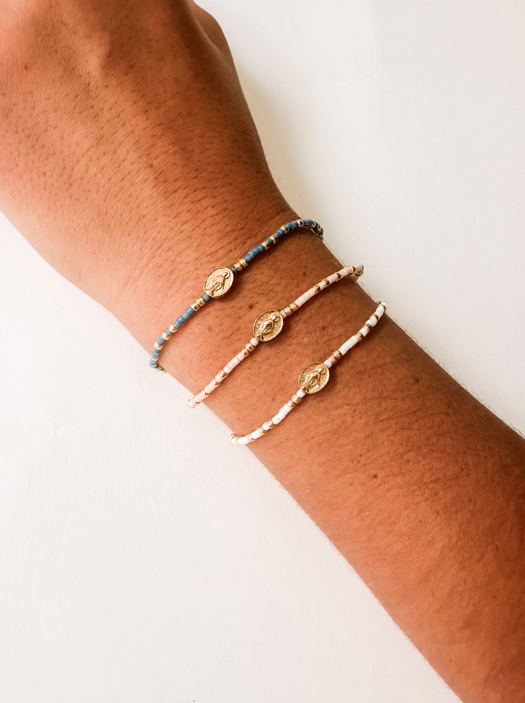 Miraculous Medal Bracelet: Adults / Mantle Blue