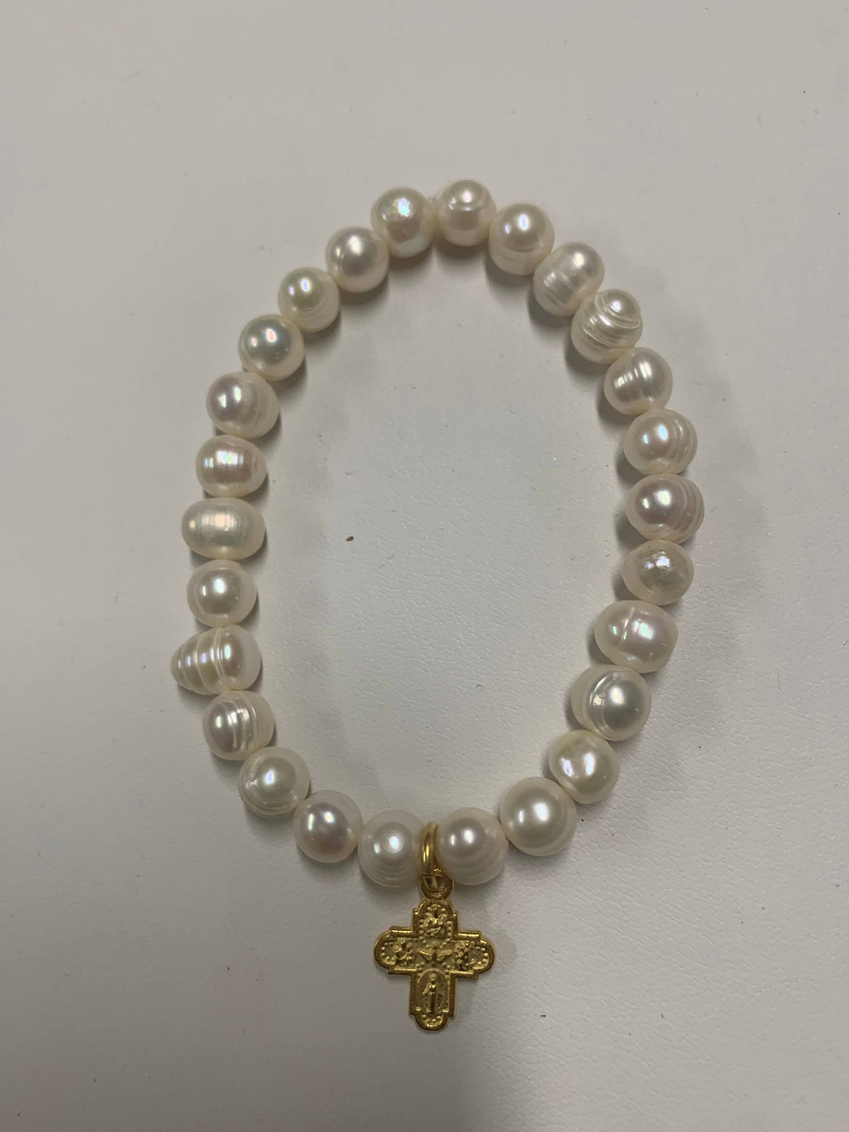 Pearl Bracelet with tiny 4 Way Medal